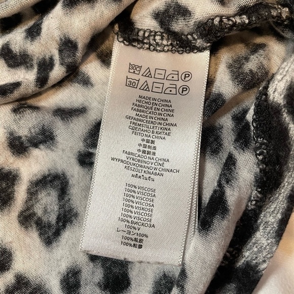 Michael Kors size large black and gray leopard print three quarter t-shirt. - Picture 4 of 6